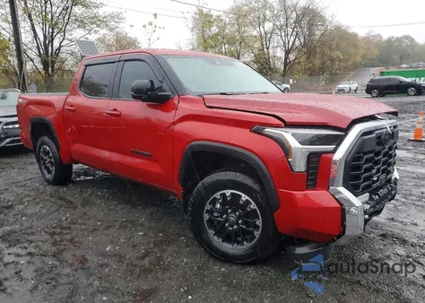 2025 Toyota Tundra Crewmax Sr z USA, uszkodzony, nr VIN 5TFLA5DB1SX241661